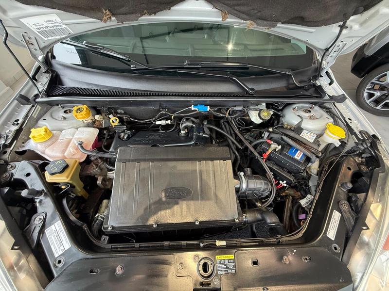 Ford Fiesta 1.6 Flex - foto 9