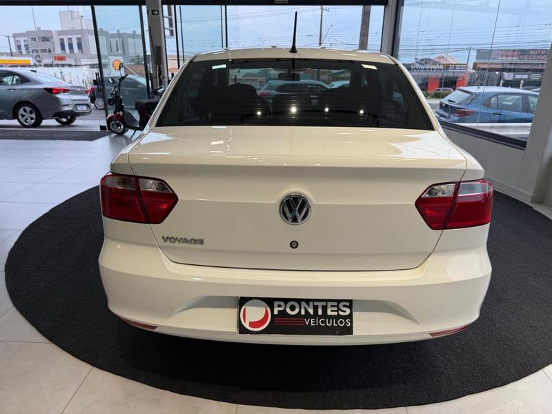 Volkswagen Voyage MPI - foto 2