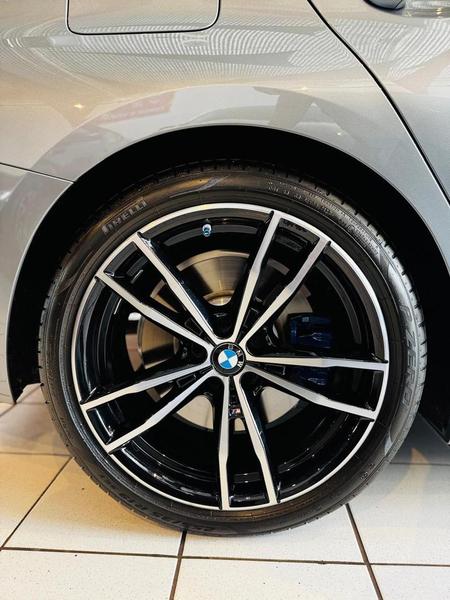 BMW 320i M Sport Flex - foto 11