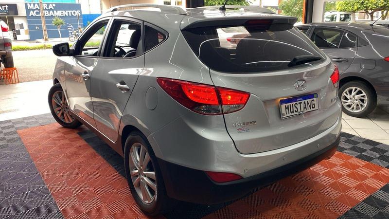 Hyundai ix35 2.0 - foto 4