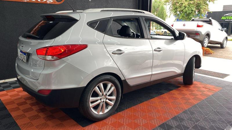 Hyundai ix35 2.0 - foto 5
