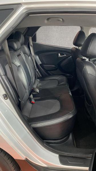 Hyundai ix35 2.0 - foto 9
