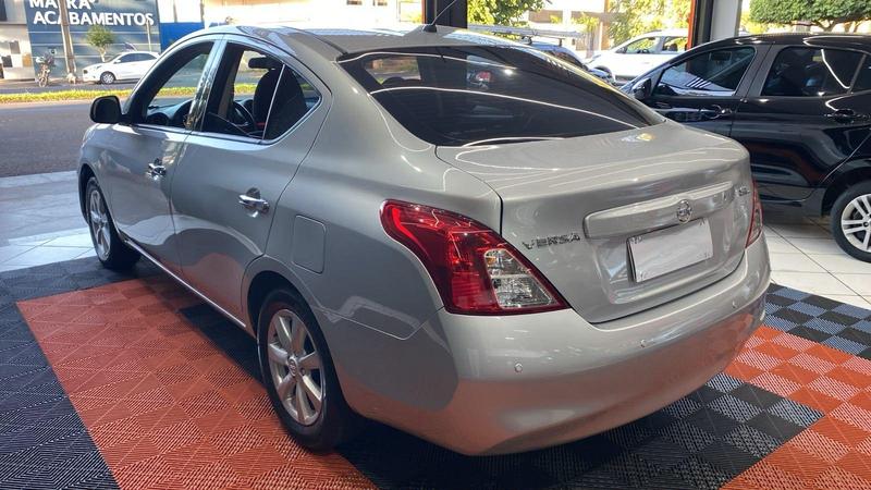 Nissan Versa 16sl Flex - foto 4