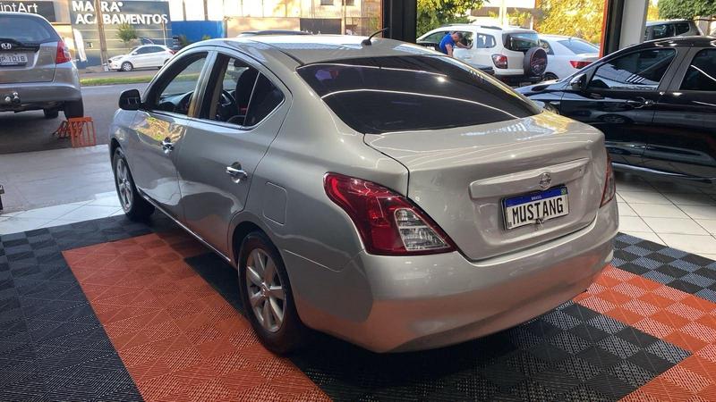Nissan Versa 16sl Flex - foto 4