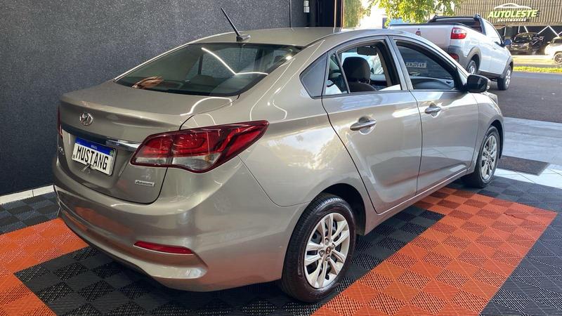 Hyundai HB20S 1.6 Comfort Plus 16V Flex 4P Automático - foto 4