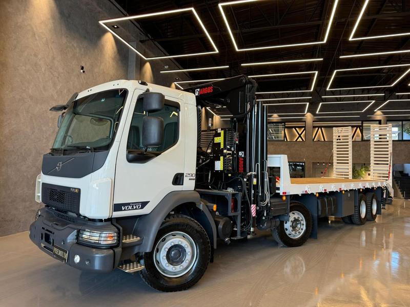 VOLVO VM 290 6X4 2P (DIESEL) (E6)