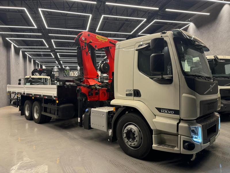 VOLVO VM 290 6X2 2P DIESEL E6