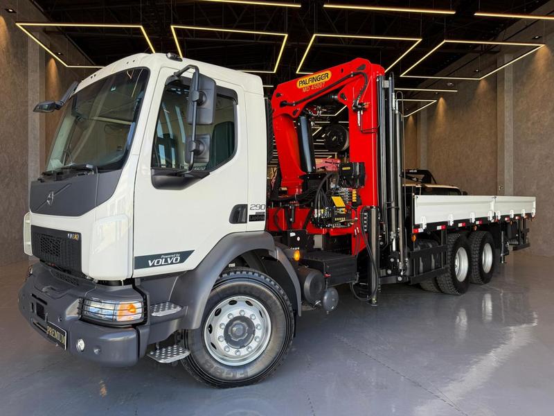 VOLVO VM 290 6X4 2P (DIESEL) (E6)