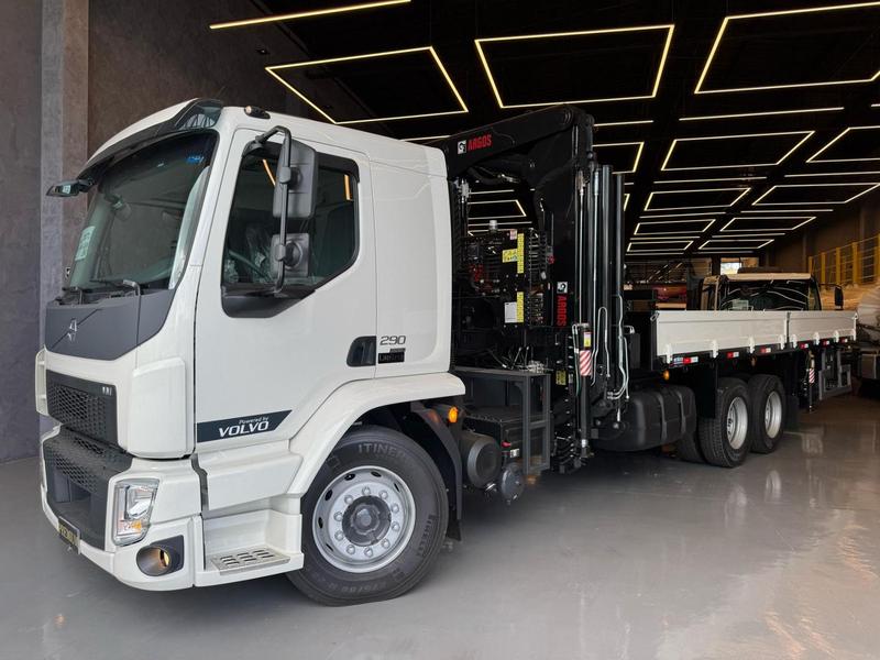 VOLVO VM 290 6X2 2P DIESEL E6