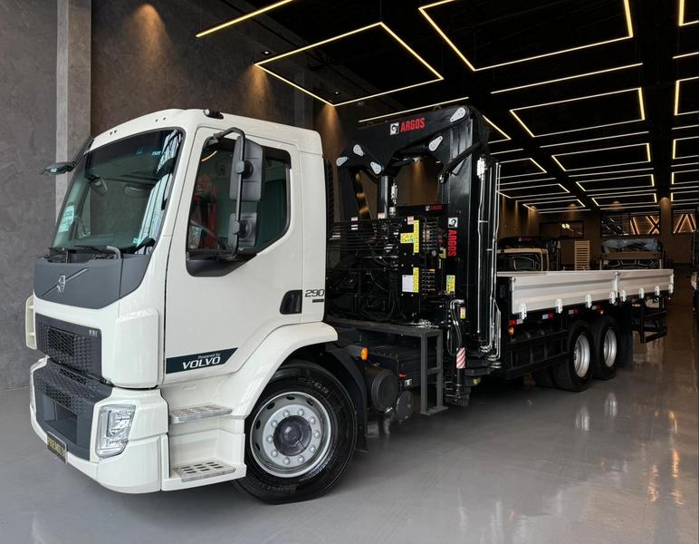 VOLVO VM 290 6X2 2P CITY DIESEL E6