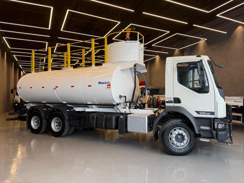 VOLVO VM 290 6X2 2P CITY DIESEL E6