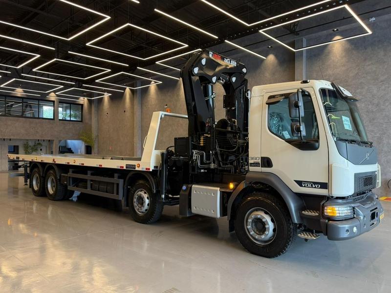 VOLVO VM 360 6X4 2P (DIESEL)(E6)
