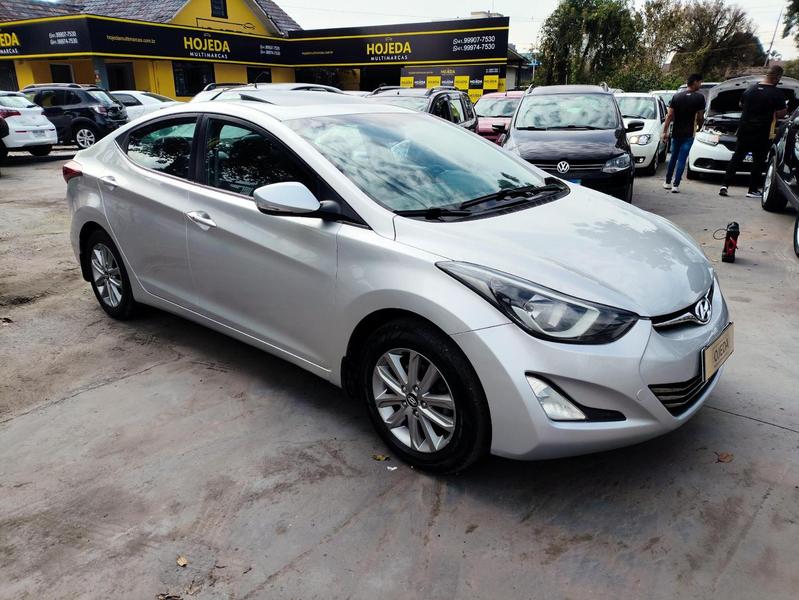 Hyundai Elantra - foto 4