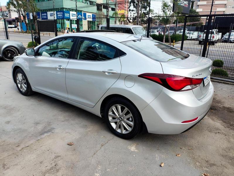 Hyundai Elantra - foto 7