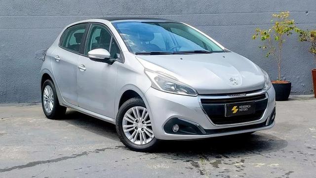 PEUGEOT 208 ALLURE AT 2017 fotografado na Mendonça Motors