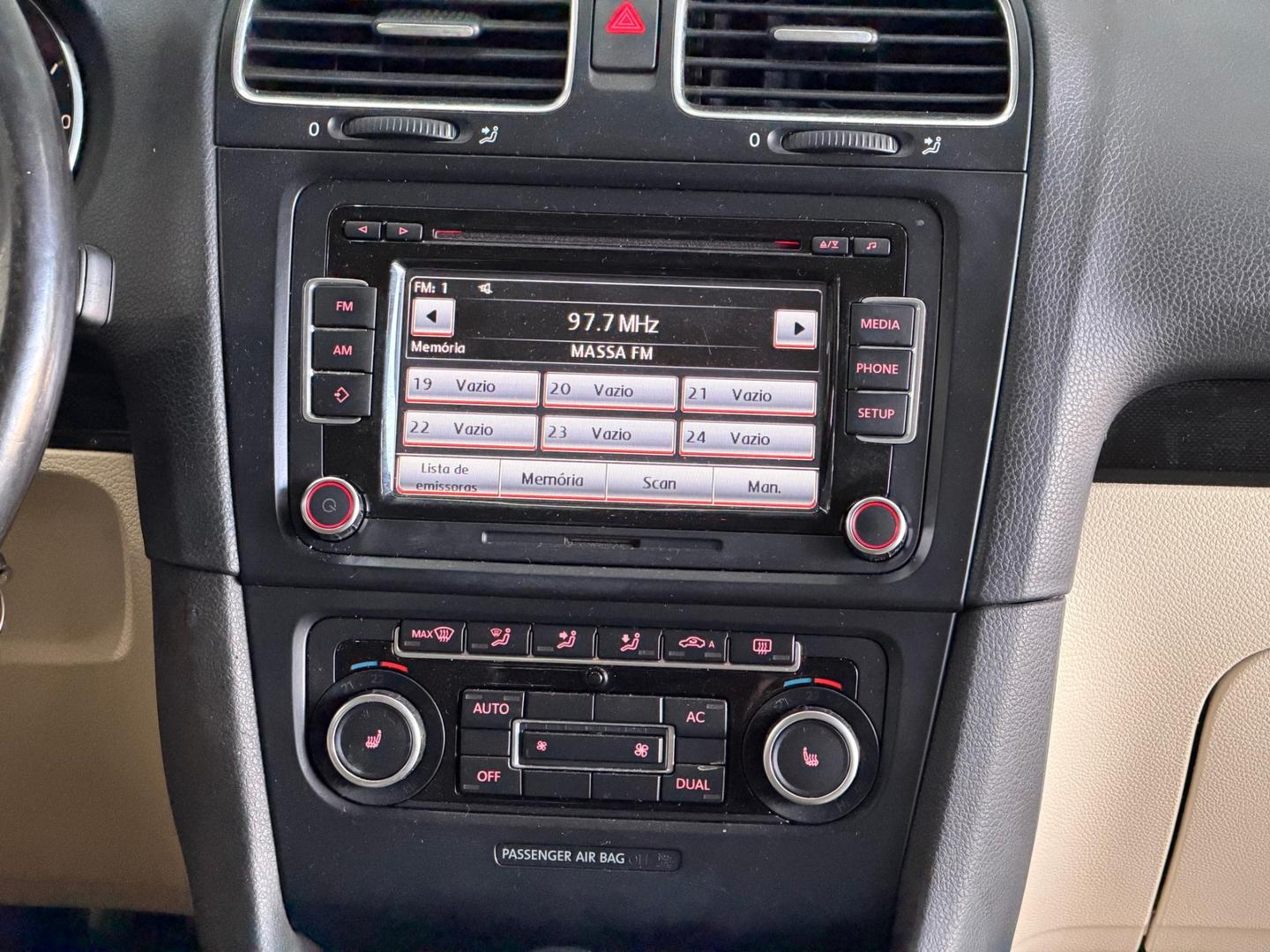 VOLKSWAGEN JETTA VARIANT 2011 - Imagem 13