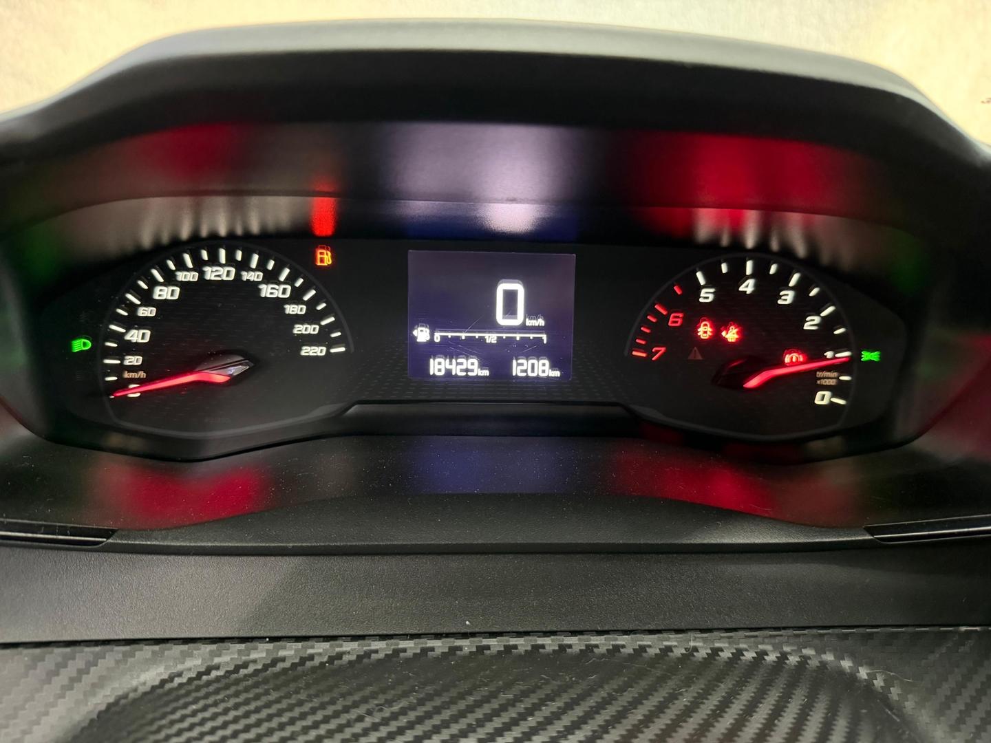 PEUGEOT 208 LIKE MT 2024 - Imagem 12