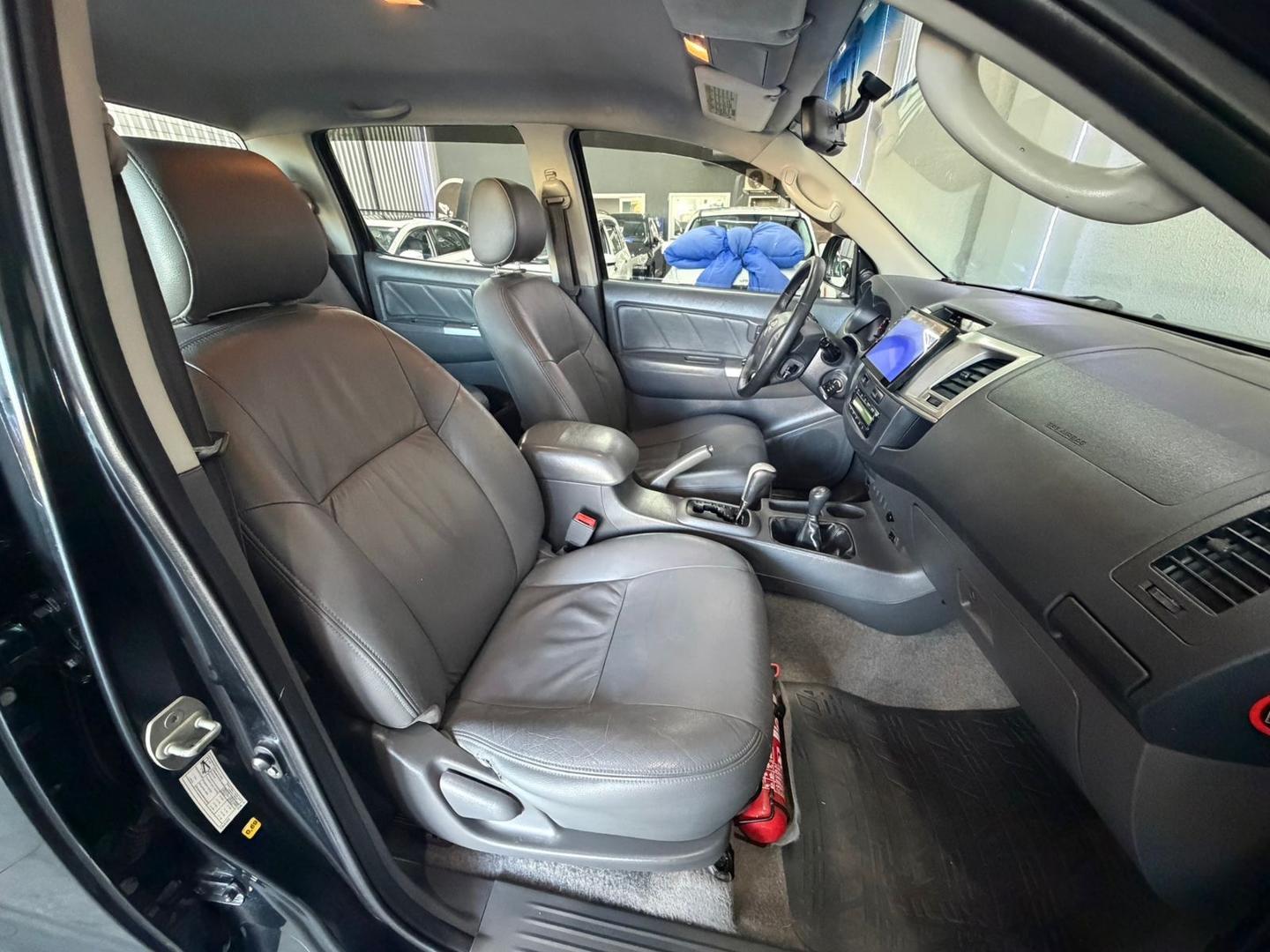 TOYOTA HILUX CD4X4 SRV 2013 - Imagem 11