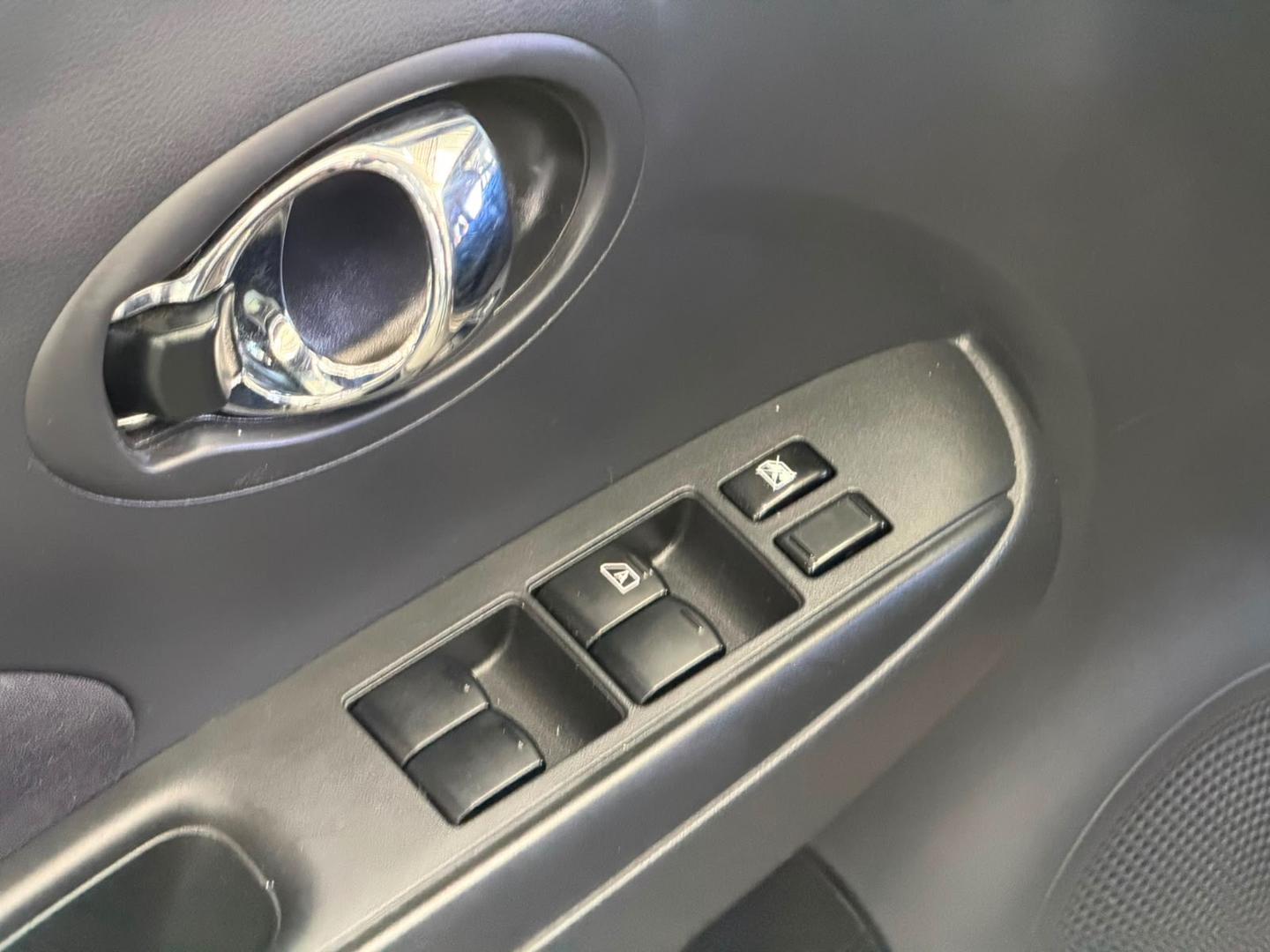 NISSAN VERSA 16SV CVT 2018 - Imagem 13
