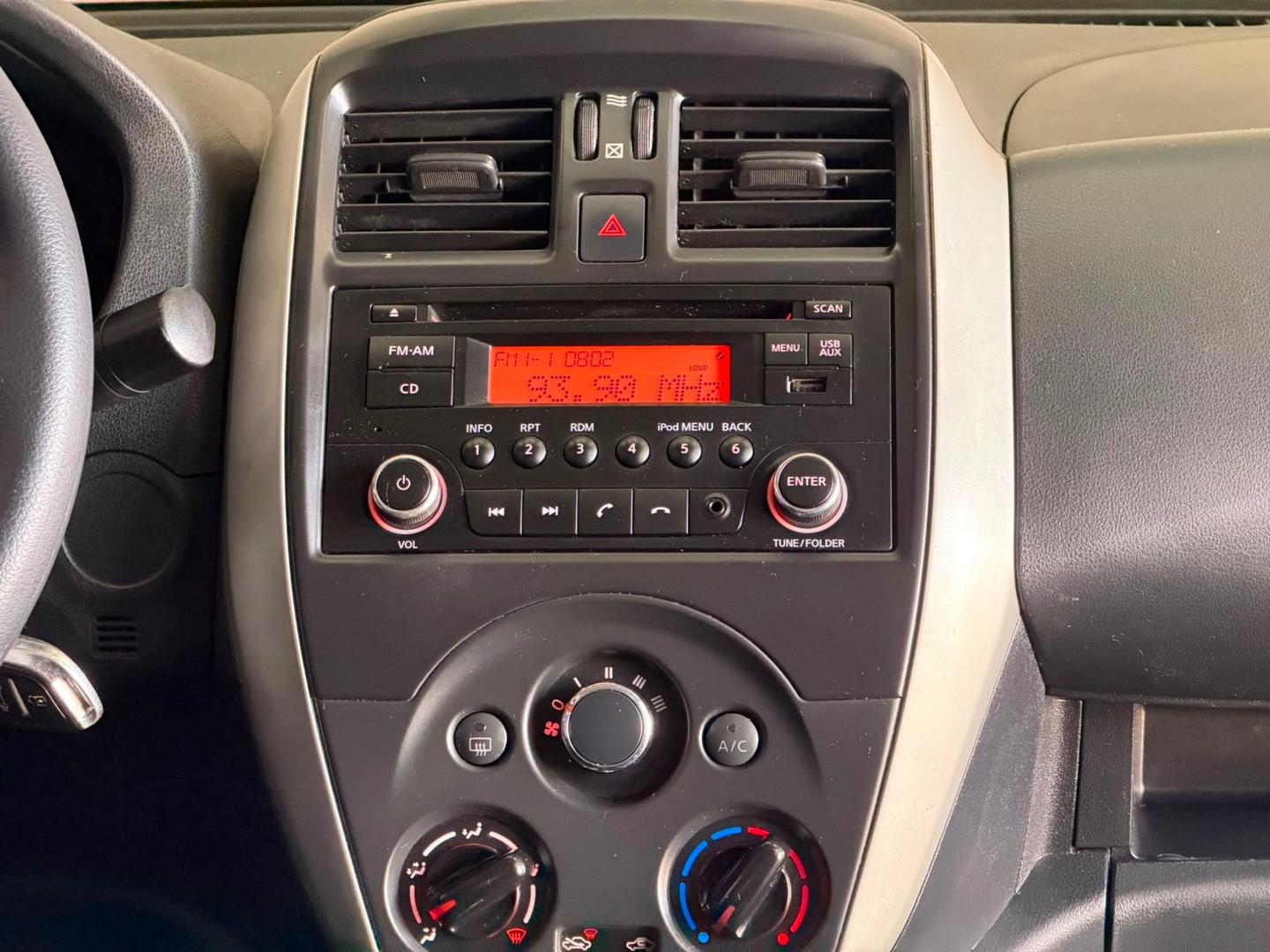NISSAN VERSA 16SV CVT 2018 - Imagem 6