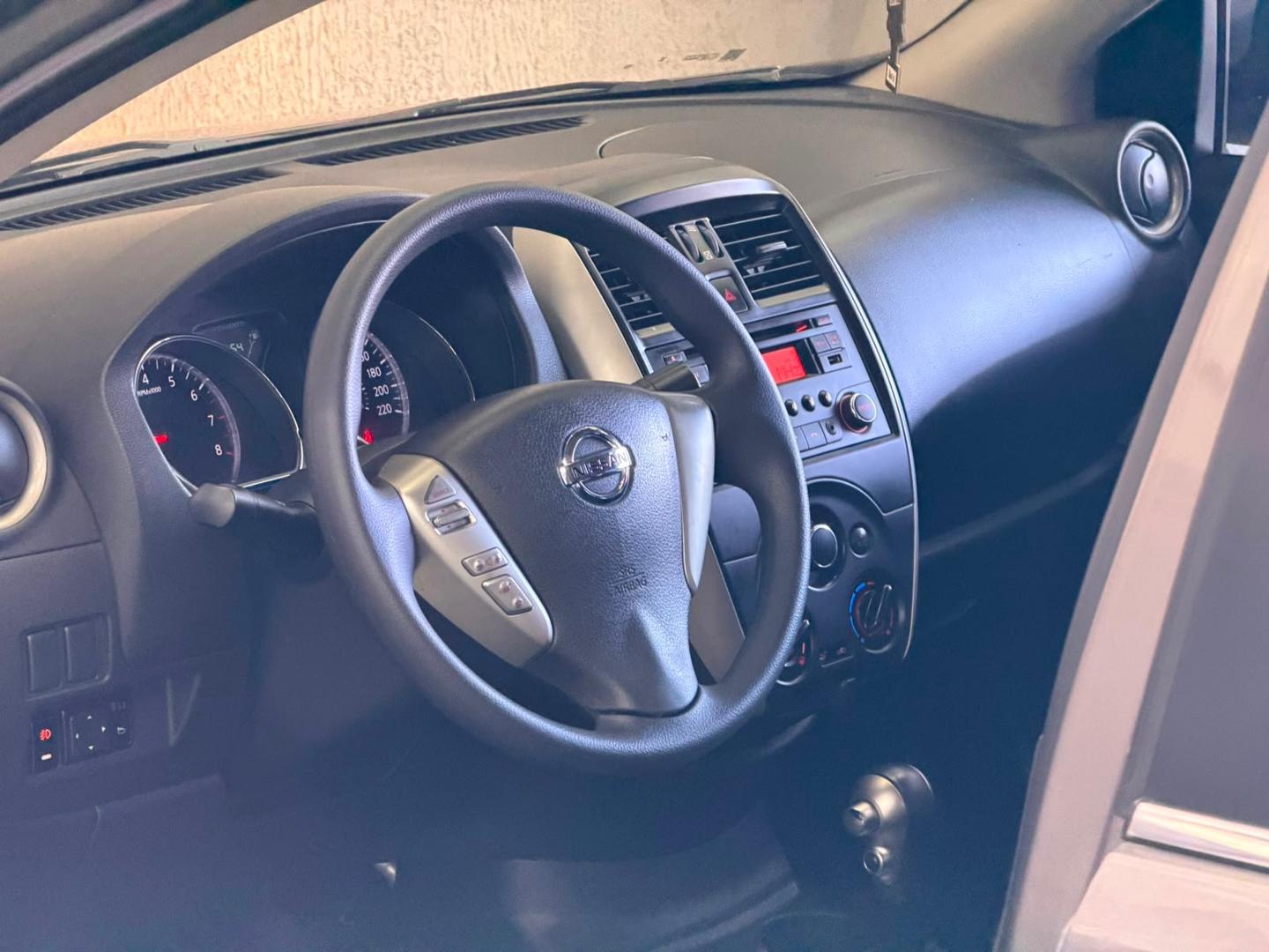 NISSAN VERSA 16SV CVT 2018 - Imagem 9