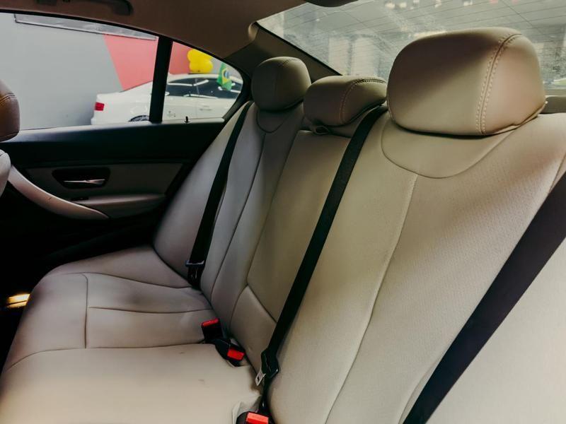 BMW 320i 3b 11 - foto 4