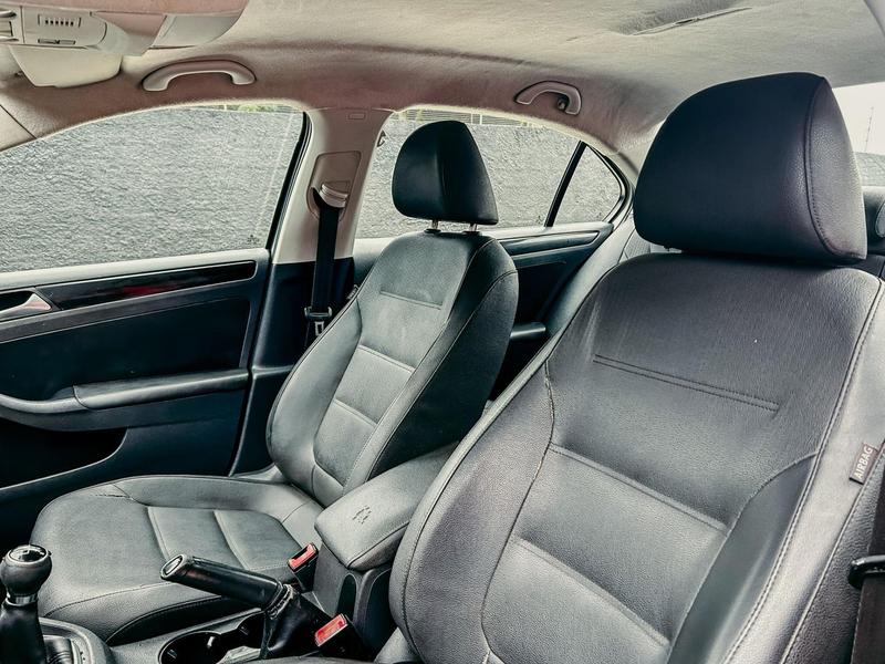 Volkswagen Jetta Comfortline 2.0 T.flex 8V 4P Tipt. - foto 6