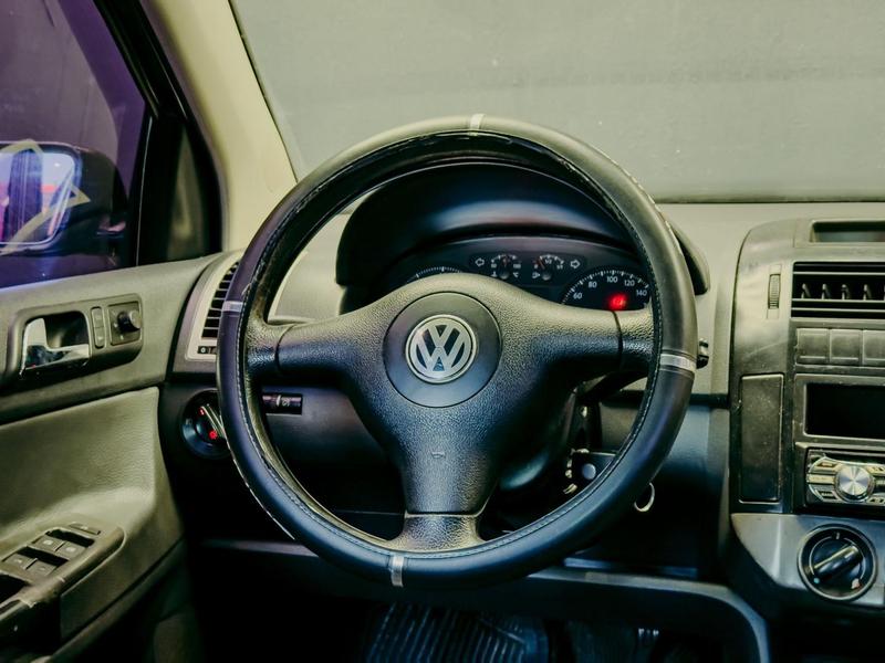 Volkswagen Polo 1.6 - foto 6