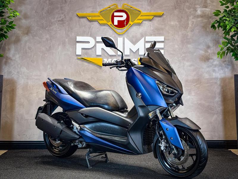 YAMAHA XMAX