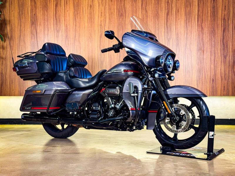 HARLEY-DAVIDSON FLHTKSE
