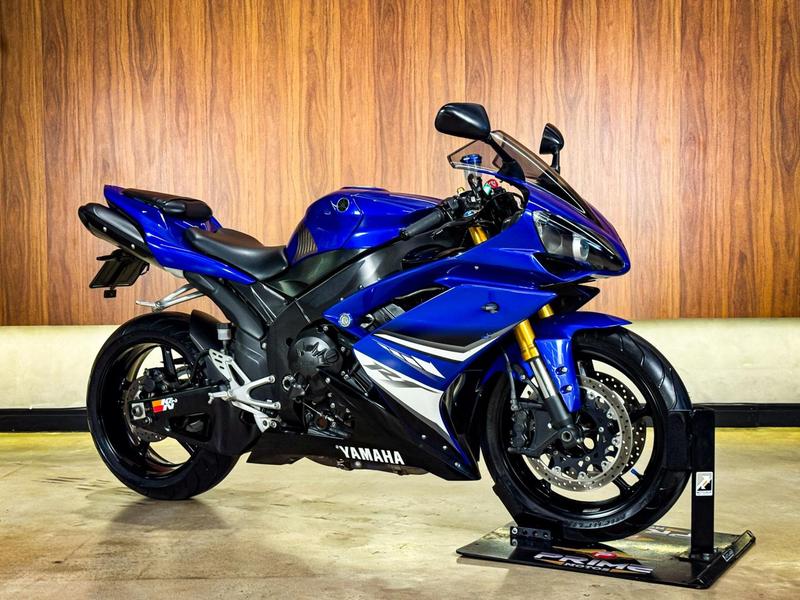 YAMAHA YZF R1