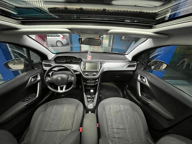 Peugeot 208 Griffe A - foto 9
