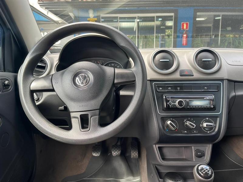 Volkswagen Voyage 1.6 High - foto 11