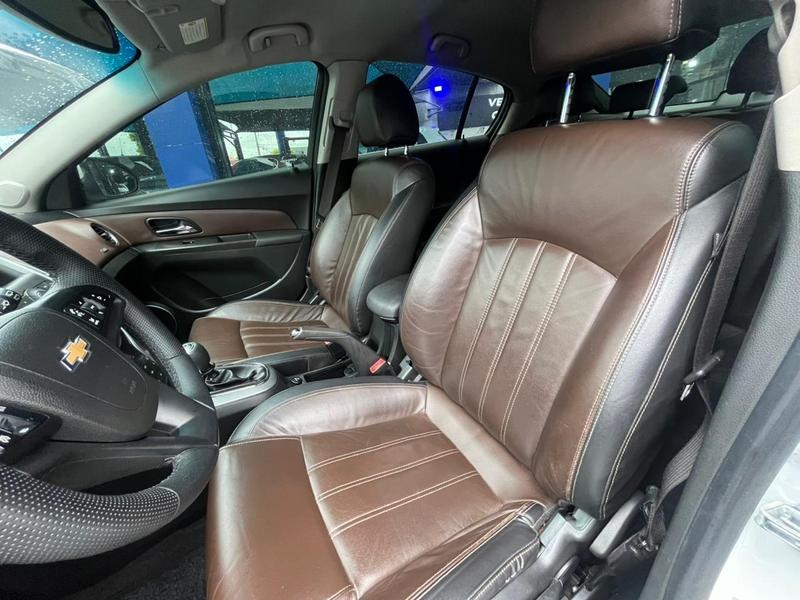 Chevrolet Cruze LT Hb - foto 11