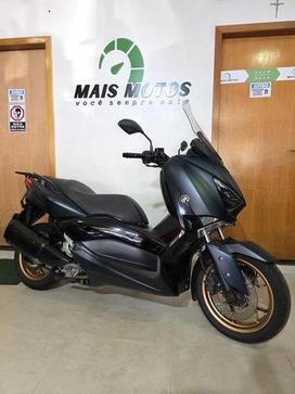 YAMAHA XMAX