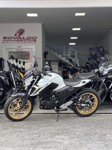 YAMAHA FZ25 FAZER