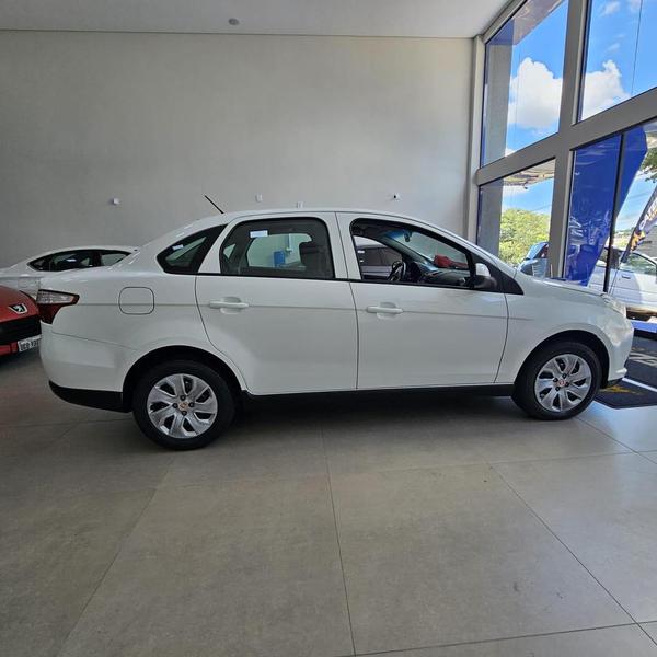Fiat Siena 1.4 MPI Attractive 8V Flex 4P Manual - foto 3