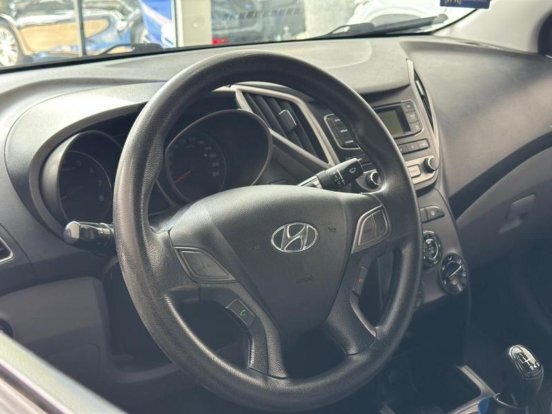 Hyundai HB20S 1.6 Comfort Plus 16V Flex 4P Manual - foto 11