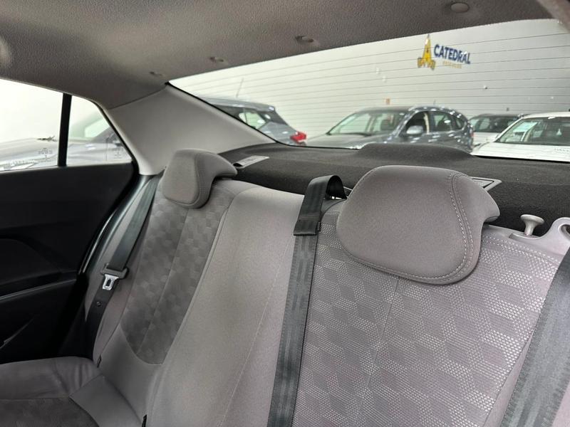 Hyundai HB20S 1.6 Comfort Plus 16V Flex 4P Manual - foto 12