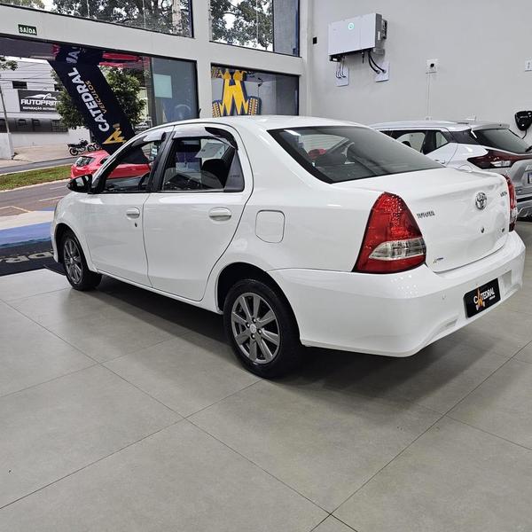 Toyota Etios Sd Xplus At - foto 17