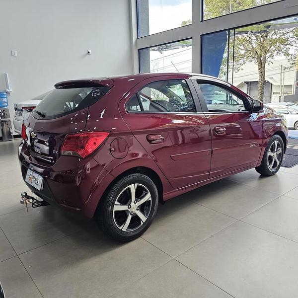 Chevrolet Onix Hatch LT 1.4 8V Flexpower 5P Aut. - foto 16
