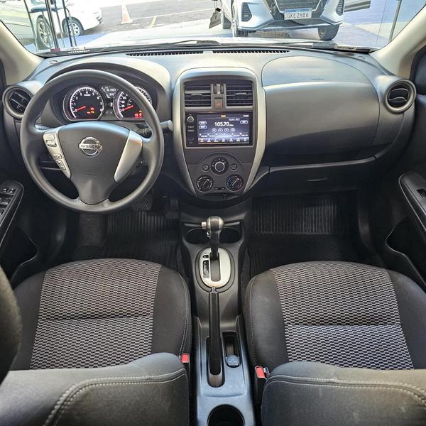 Nissan Versa 16sv CVT - foto 12