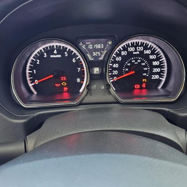 Nissan Versa 16sv CVT - foto 17
