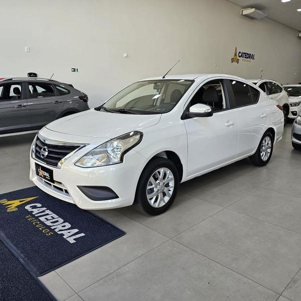 Nissan Versa 16sv CVT - foto 19