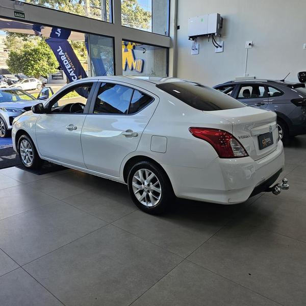 Nissan Versa 16sv CVT - foto 6