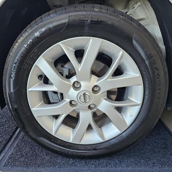 Nissan Versa 16sv CVT - foto 7