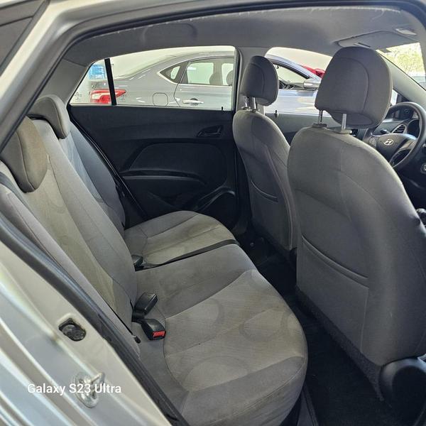 Hyundai HB20S Copa Do Mundo 1.0 Flex 12V Mec. - foto 10