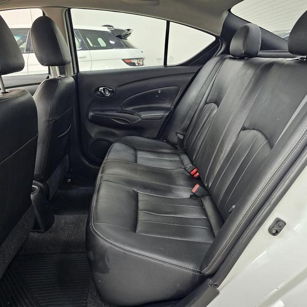 Nissan Versa 16sl CVT - foto 11