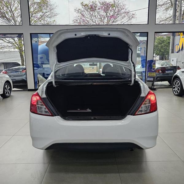 Nissan Versa 16sl CVT - foto 20