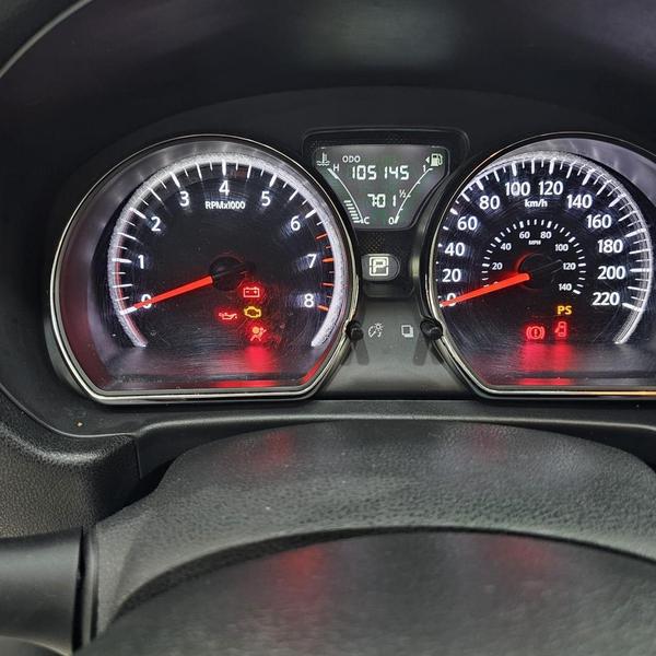 Nissan Versa 16sl CVT - foto 7